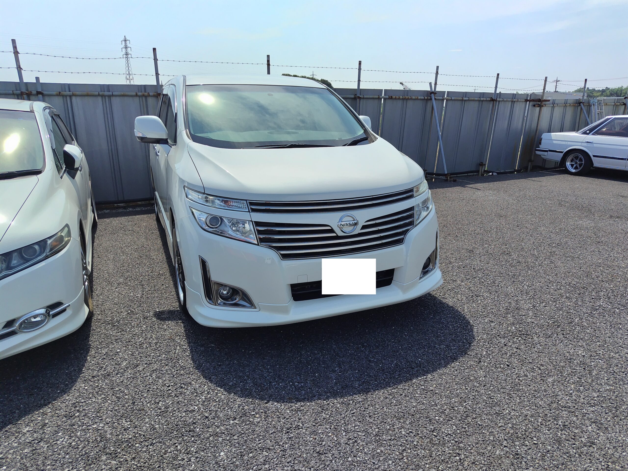 日産　E52エルグランド　シフトロック不良の修理です。