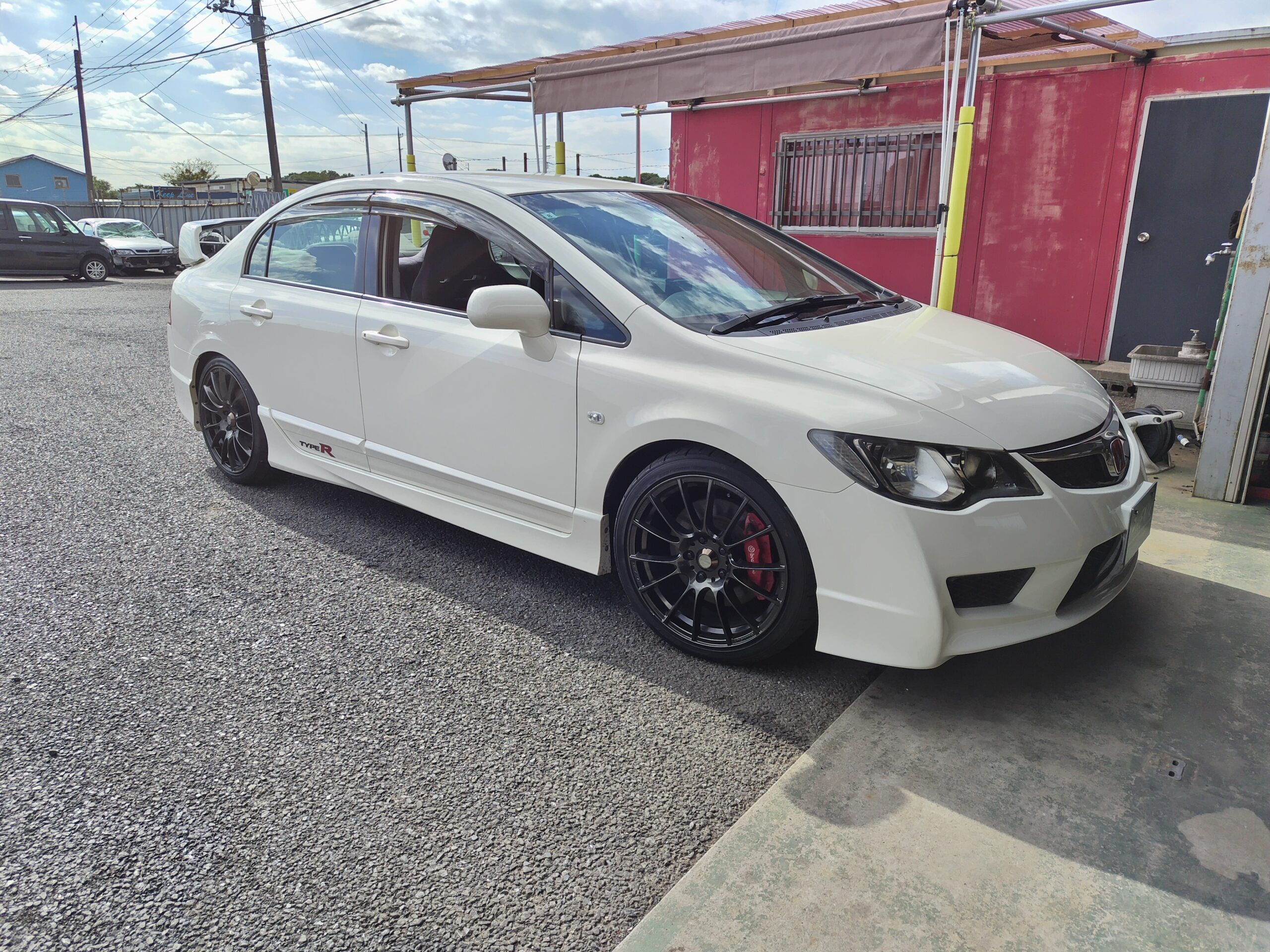 シビックタイプR　天井張替えです。