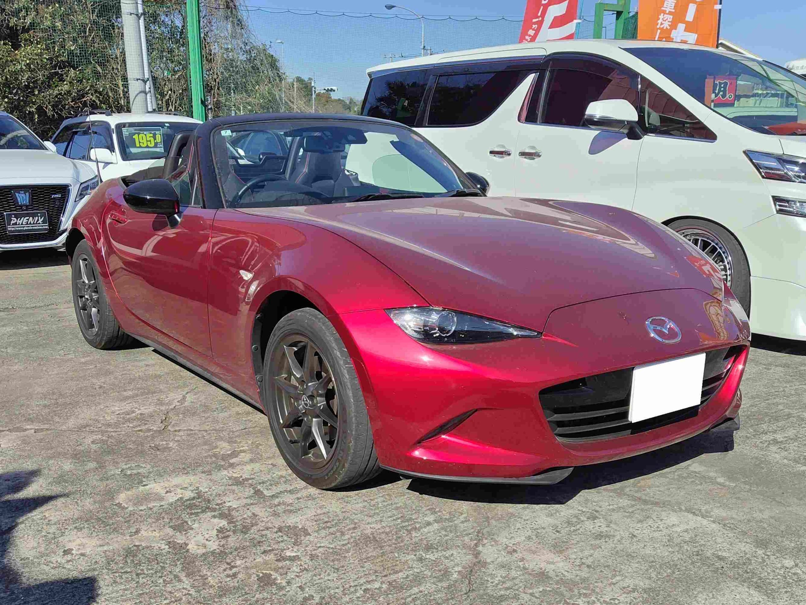 マツダ　ロードスター　TVキットの取付です。