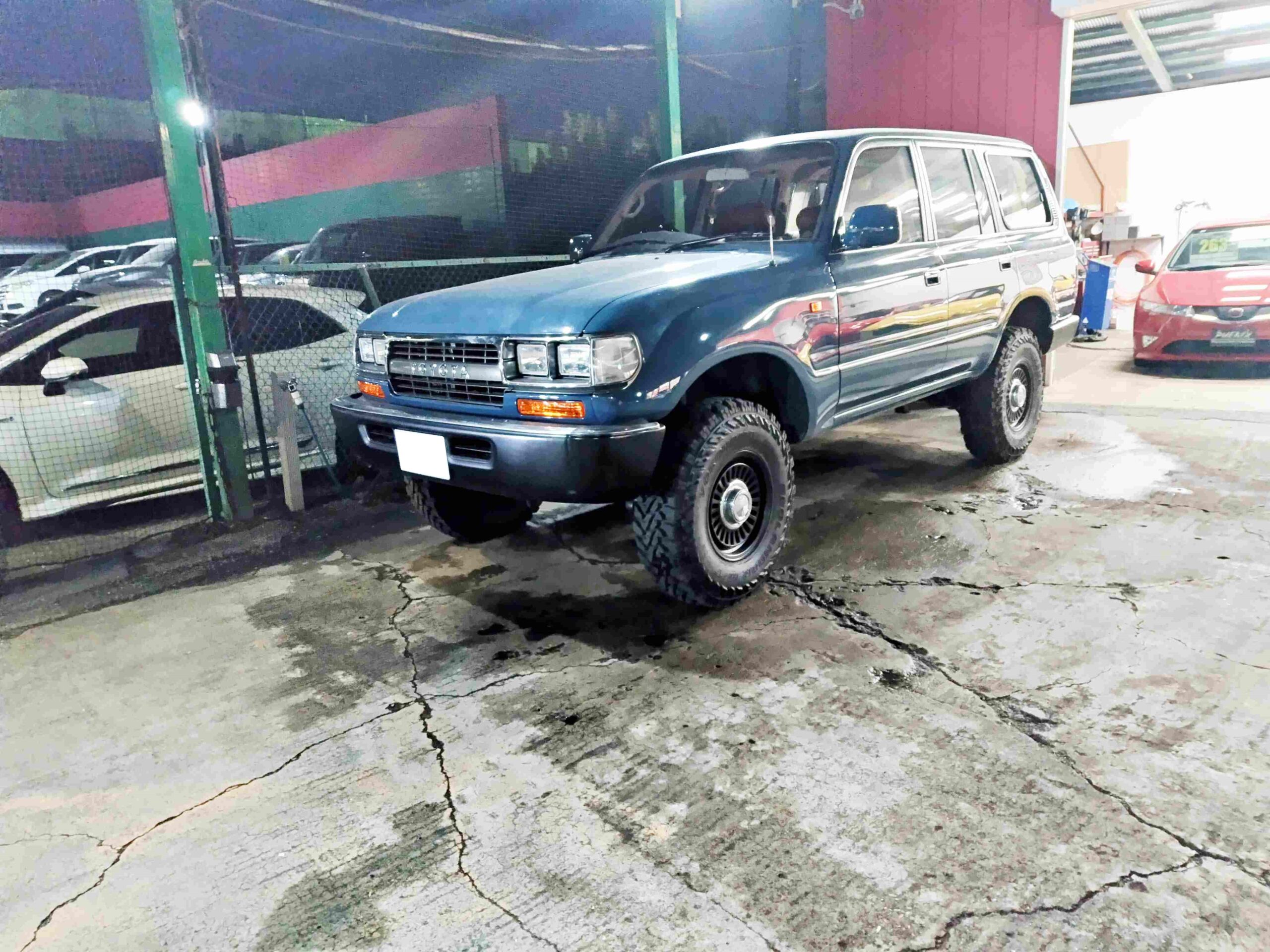 ランクル８０　エアコン修理です。